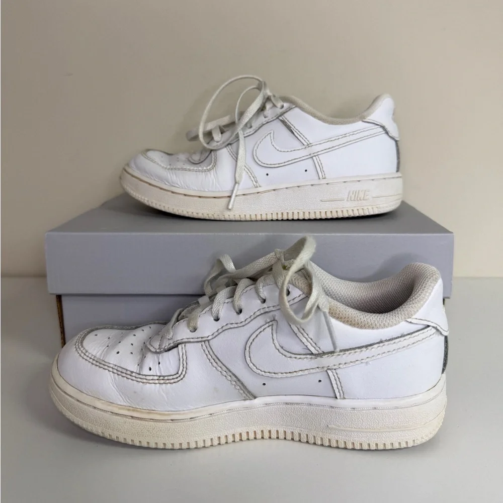 Nike kids white